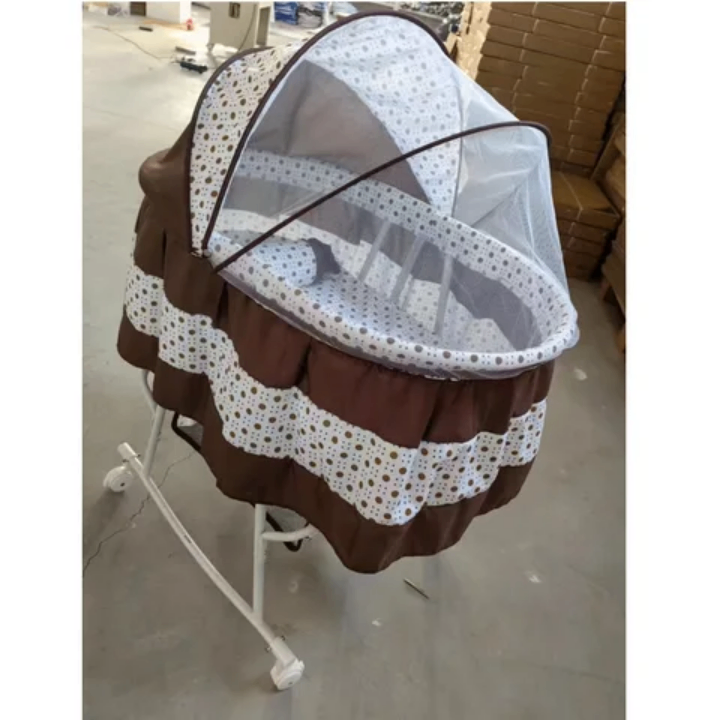 Berceau bébé avec moustiquaire