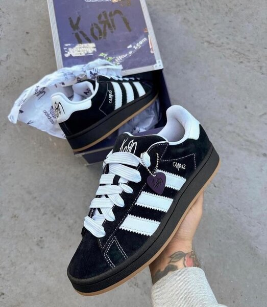 Baskets Adidas Suede Noires