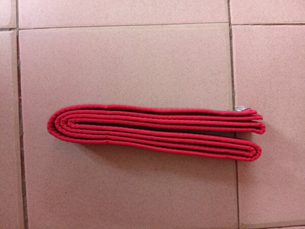 Ceinture d'Arts Martiaux Rouge et Noire