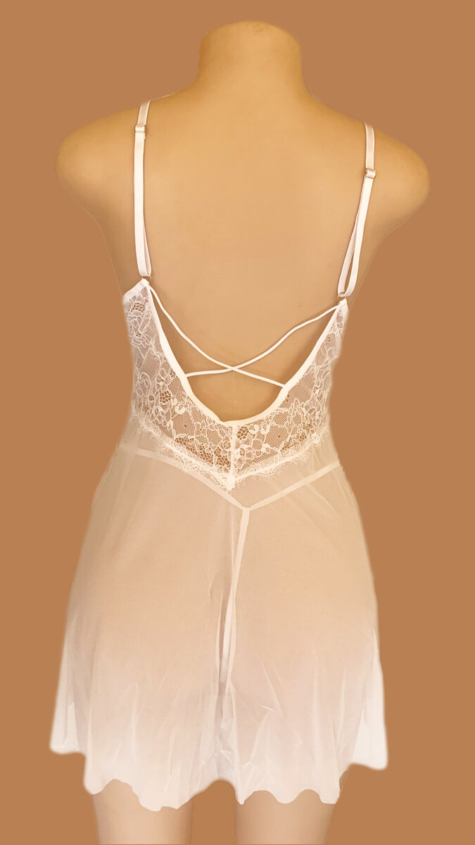 Nuisette en dentelle blanche