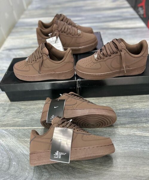 Chaussures Nike Air Force 1 marron