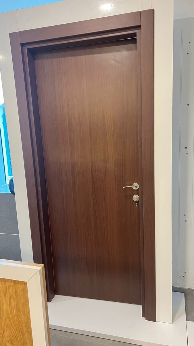 Porte intérieure en bois moderne