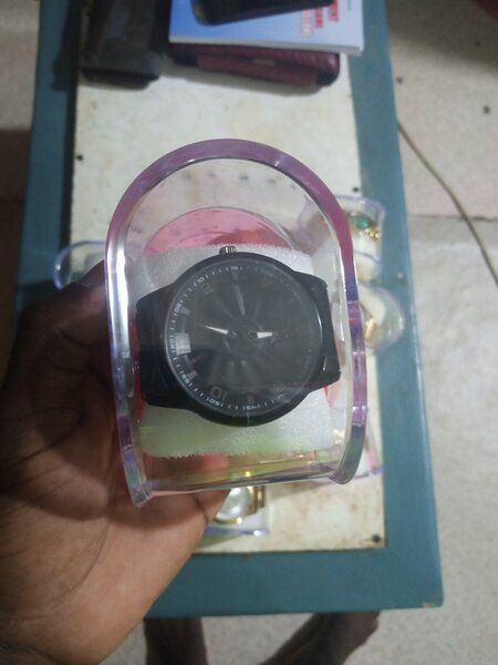 Montre bracelet noire élégante