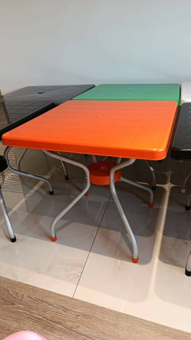 Table de jardin pliable