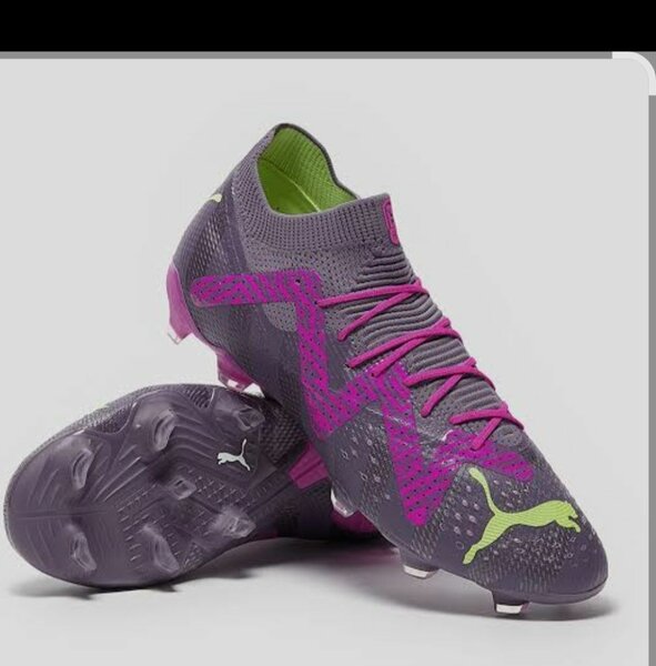 Chaussures de football Puma Nike Adidas