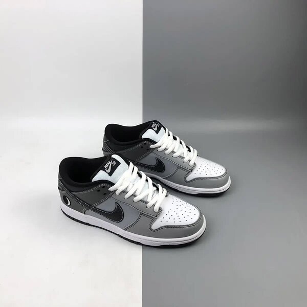 Nike Dunk Low gris et blanc