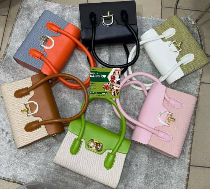 Sac à main coloré élégant