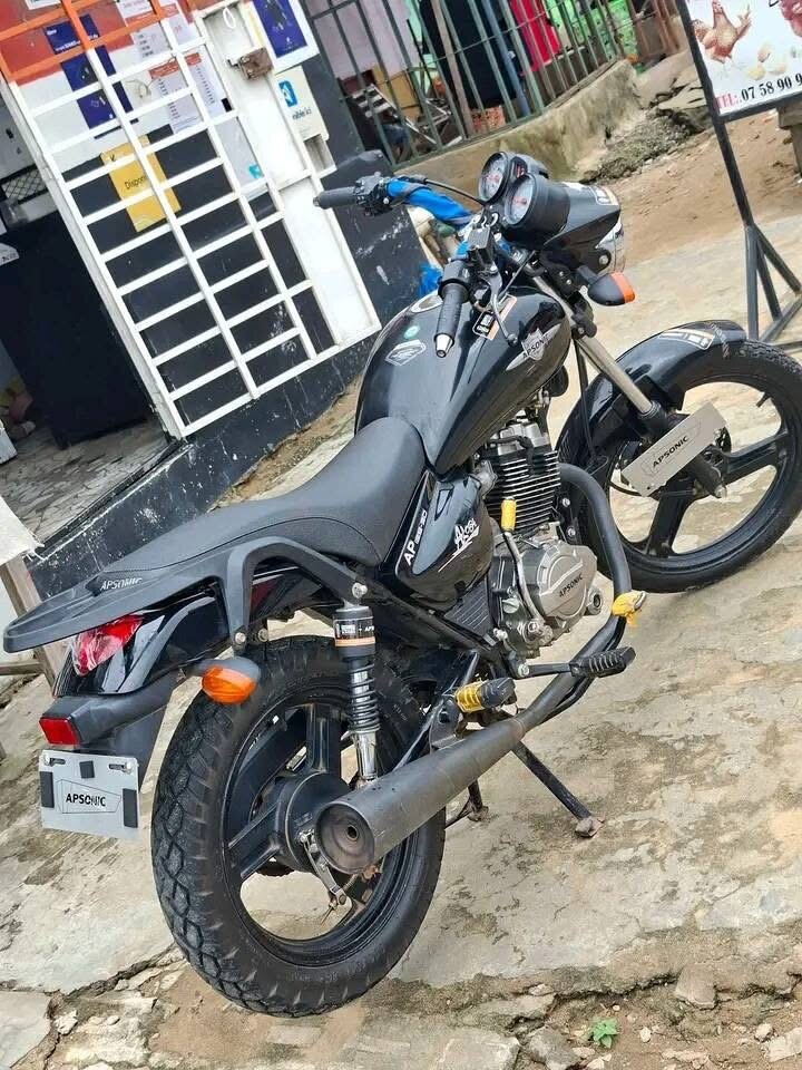 Moto apsonic aloba