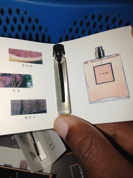 Echantillon de parfum CVerlain