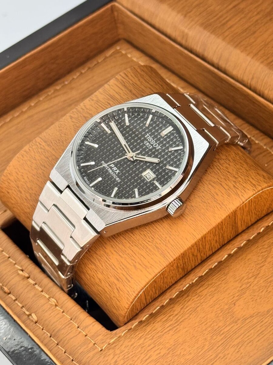 Montre élégante en acier inoxydable