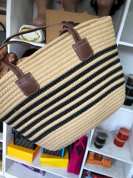 Sac cabas en paille élégant