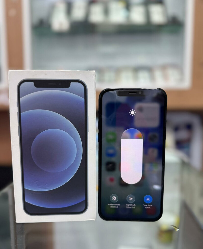 iPhone 12 Noir 64 Go