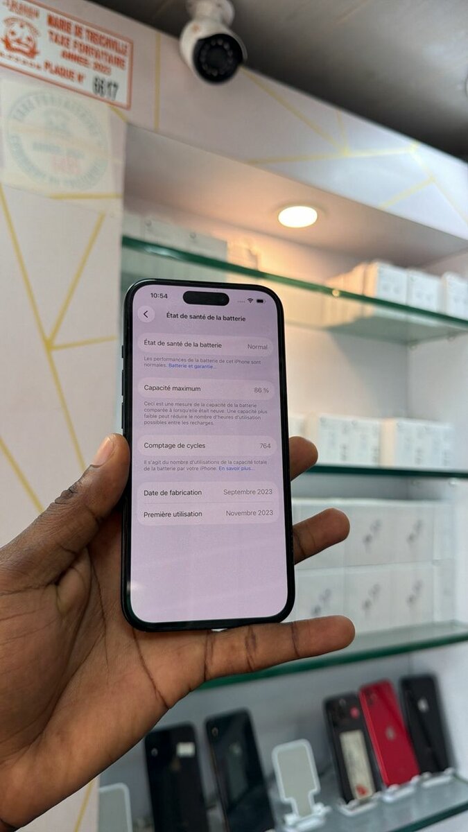iPhone 15 simple retour quasi