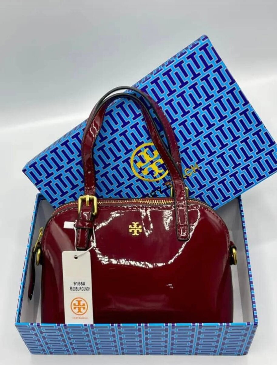 Sac à main élégant cuir brillant