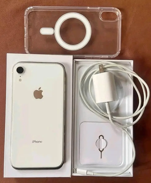 iPhone XR Blanc avec Accessoires