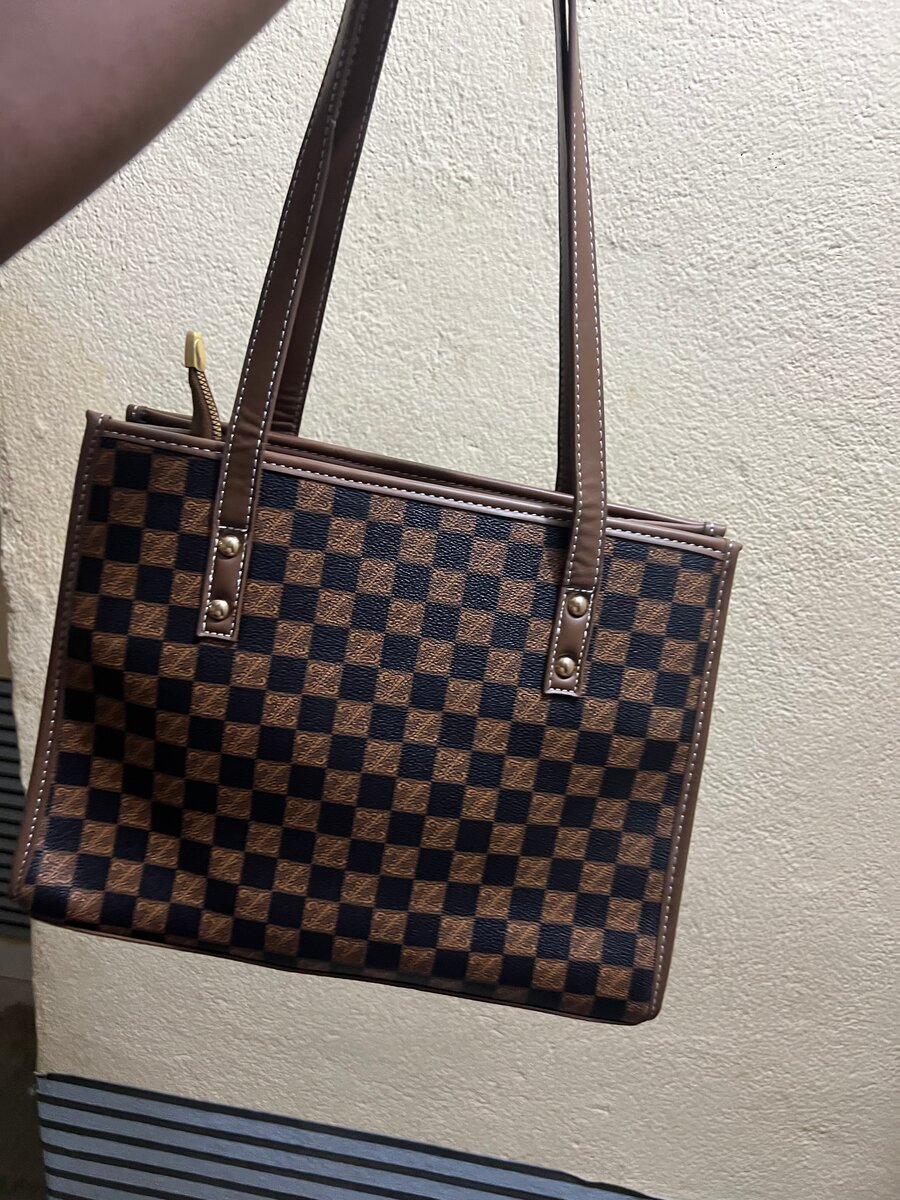 Sac à main damier élégant