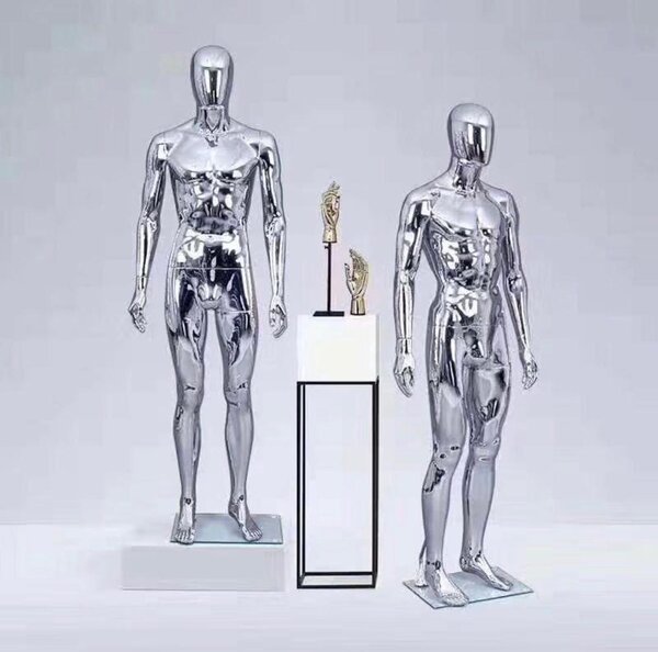Mannequin métallique élégant