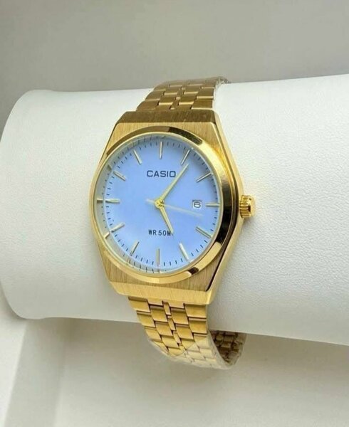 Montre Femme CASIO en Or avec Bracelet Métal