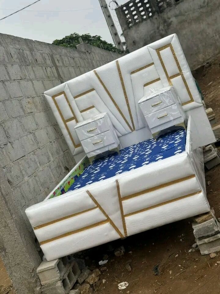 Lit Capitonné Luxueux