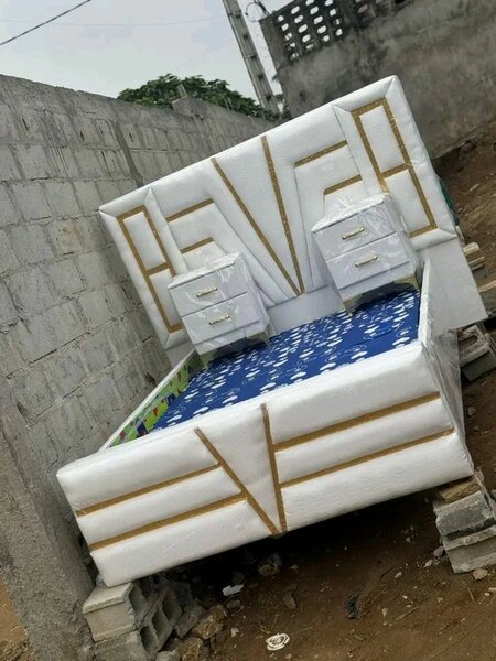 Lit Capitonné Luxueux