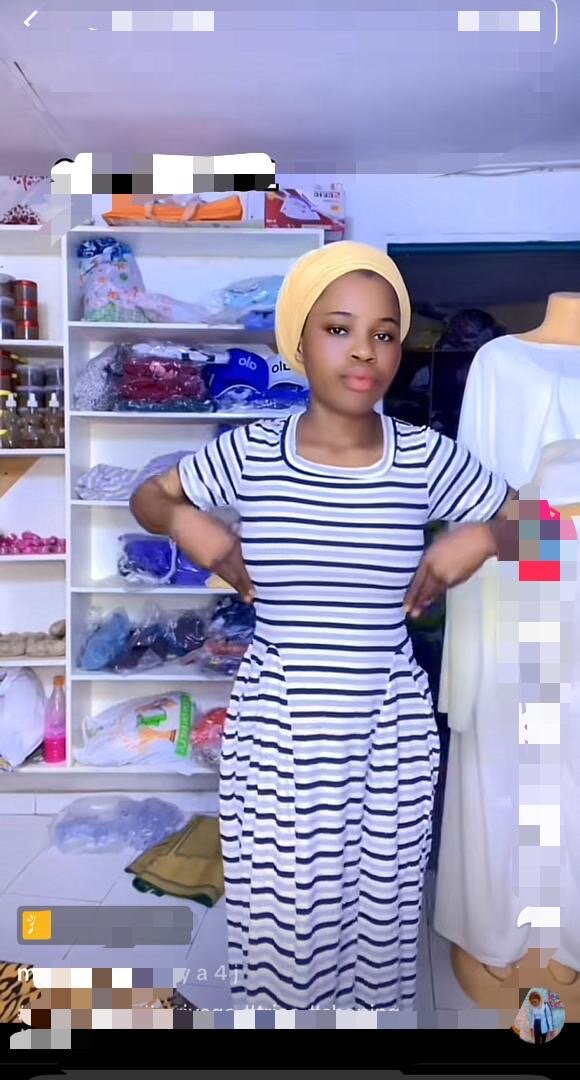 Robe Longue à Rayures Élégante