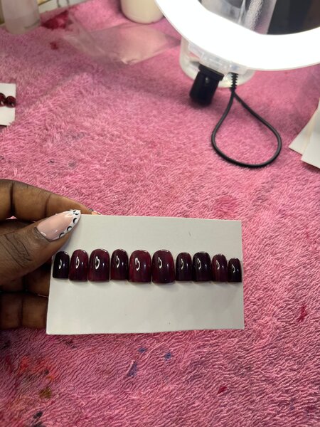 Jeux d'Ongles Chic et Élégant