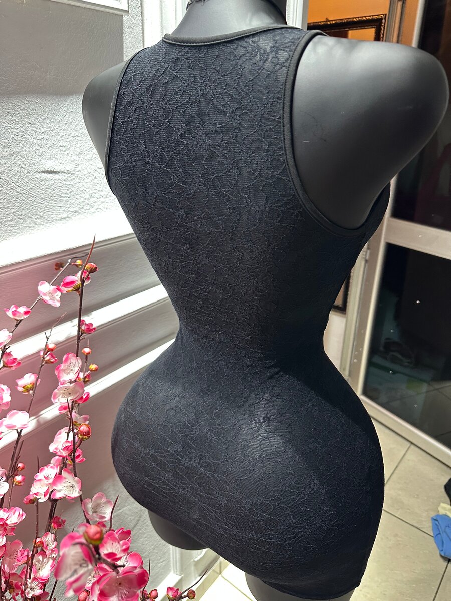 Robe dentelle douce extensible