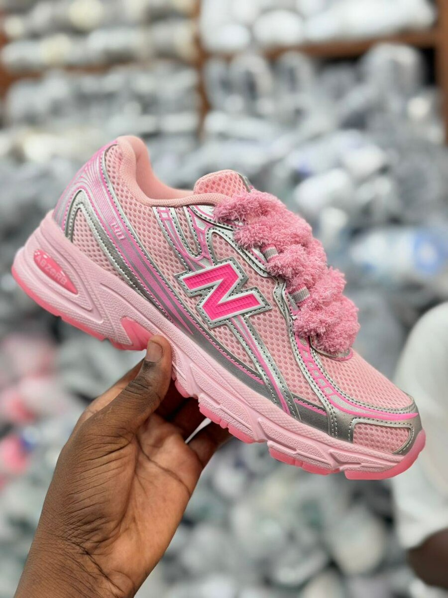 New Balance rose