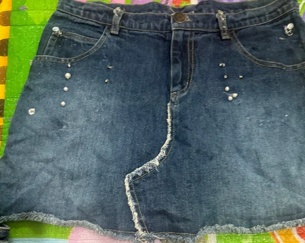 Jupe en jean ornée