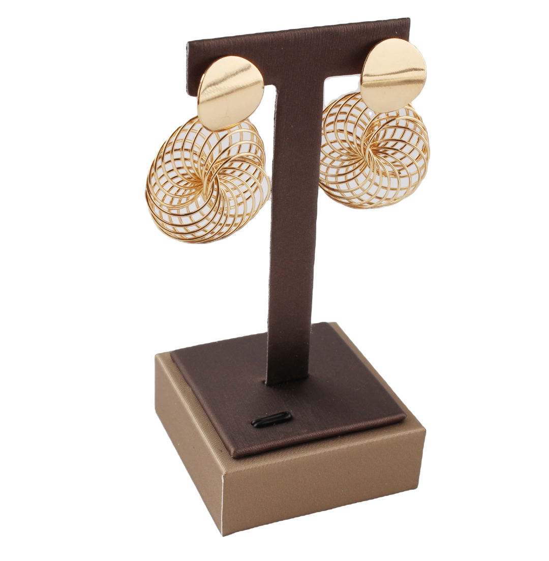 Boucles d'oreilles dorées tendance