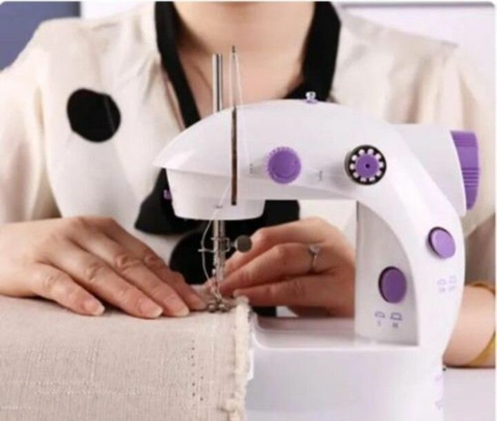Mini machine à coudre portable