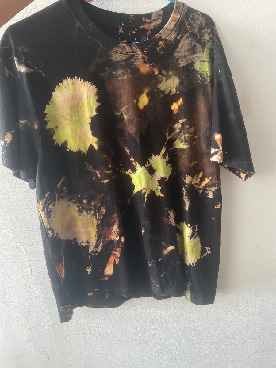 Tee shirt teint à la main