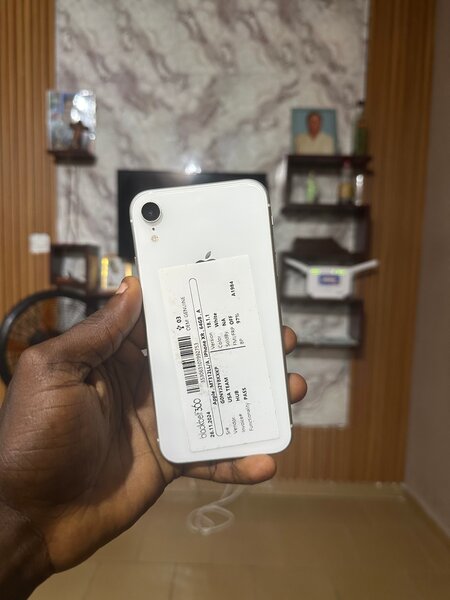 iPhone moderne blanc 64 Go