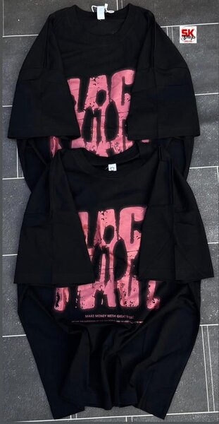 T-shirt noir graphique