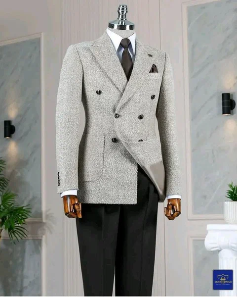 Costume élégant pour hommes