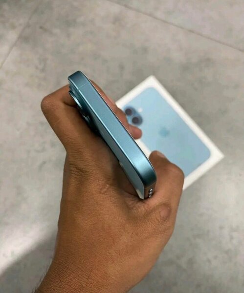 iPhone 16 simple Bleu Neuf