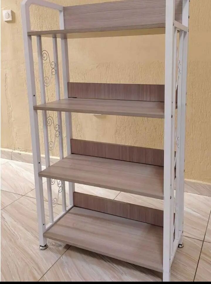 Étagère moderne en métal