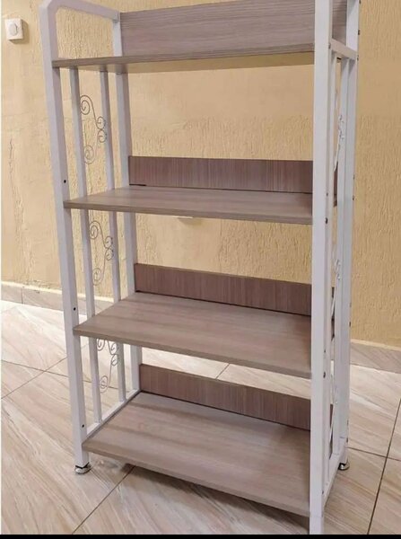 Étagère moderne en métal