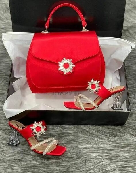 Ensemble sac et sandales rouges