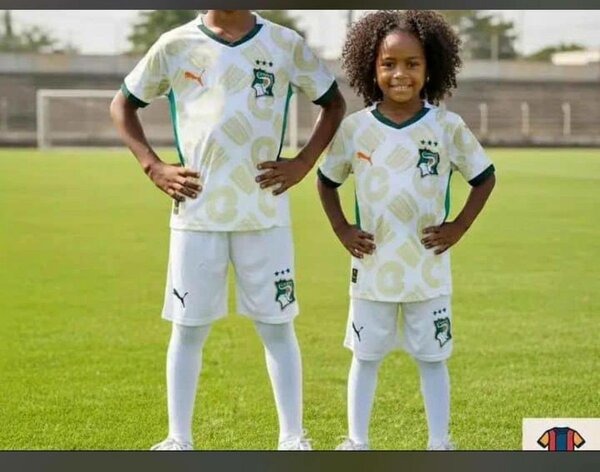 Ensemble Maillot de Foot Enfant