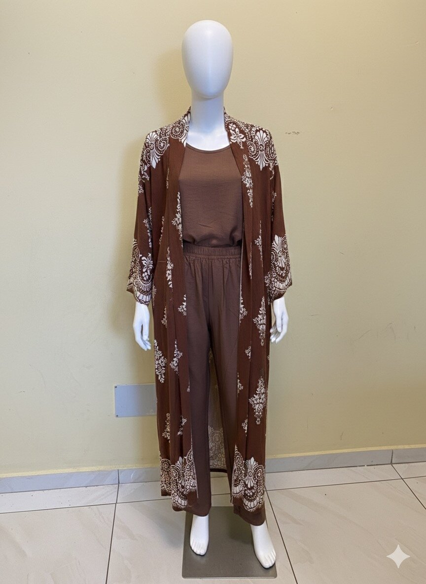 Ensemble féminin avec une abay