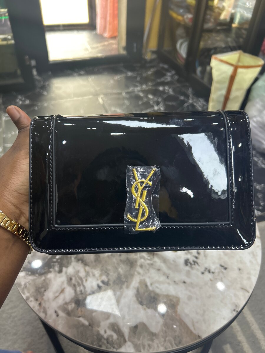 Sac à main brillant féminin