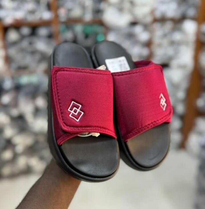 Sandales de plage rouges