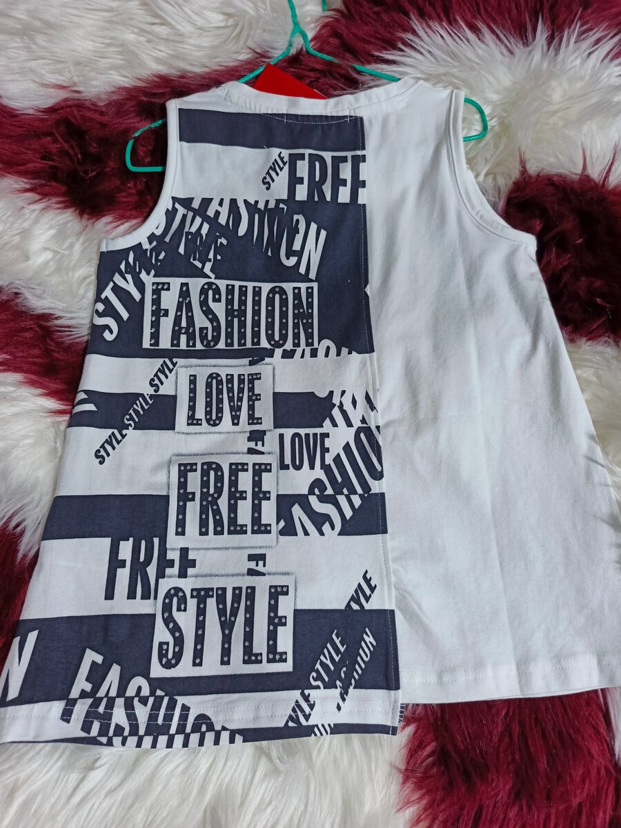 Haut sans manches..6 ans