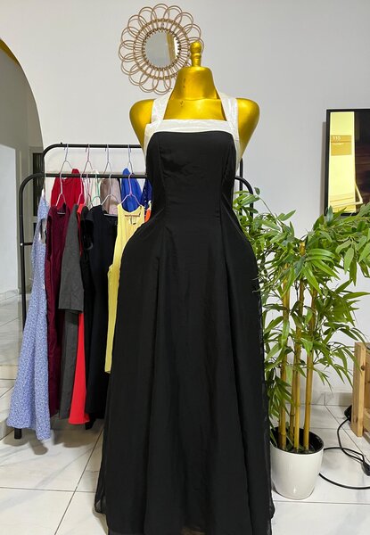 Robe élégante noire soirée