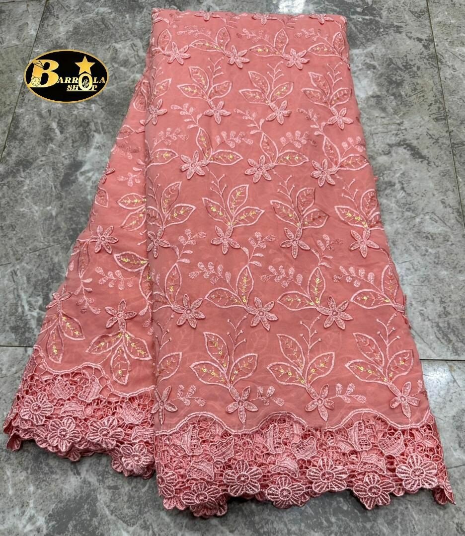 Dentelle florale élégante