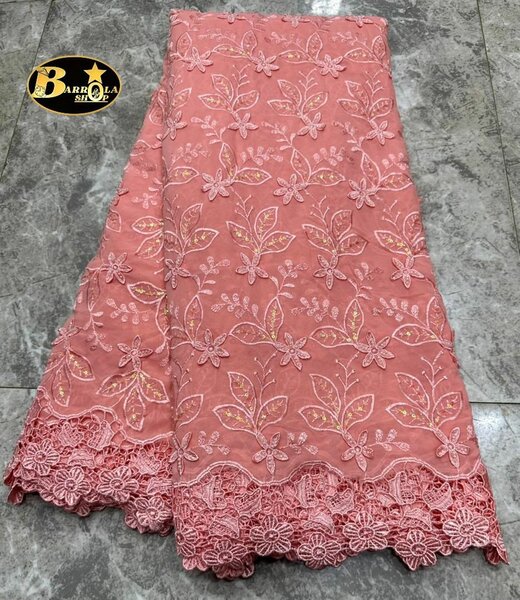 Dentelle florale élégante