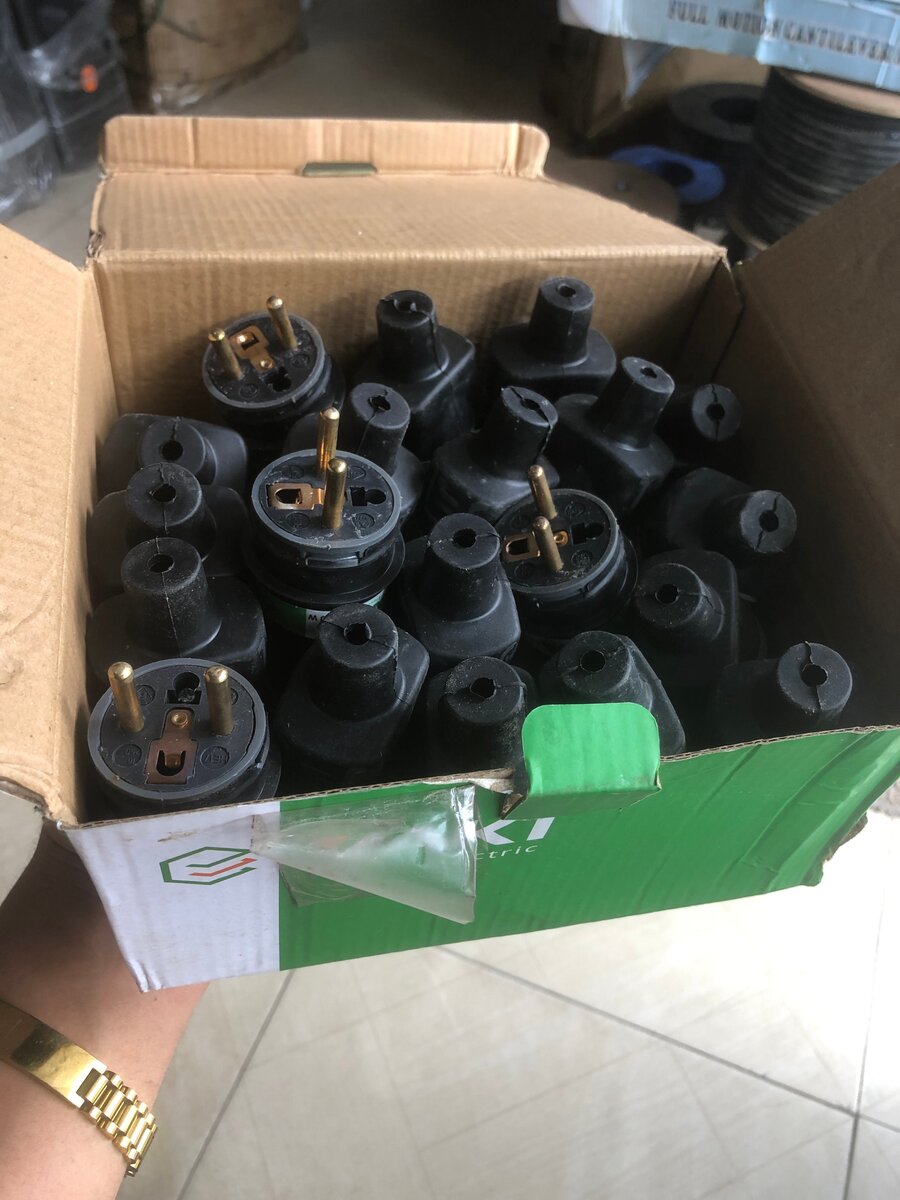 Prise électrique robuste