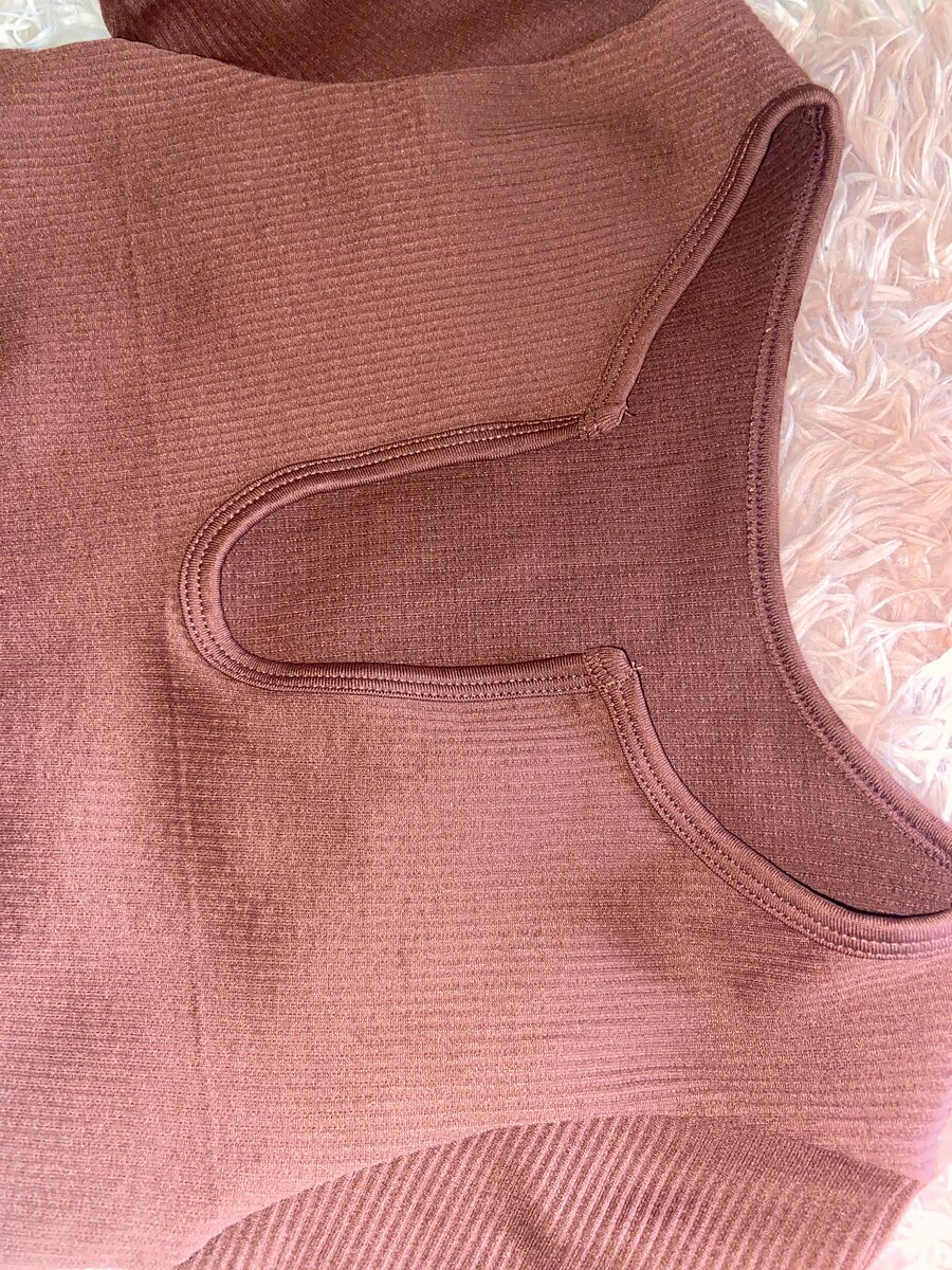 Top court femme en maille