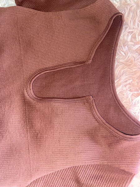 Top court femme en maille